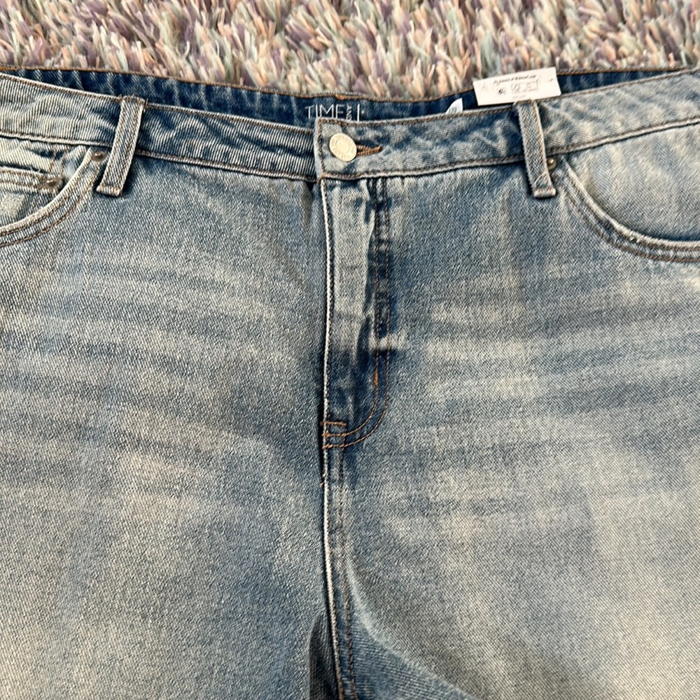 Time and Tru Women's High Rise Denim Shorts Size 20 - Picture 6 of 10